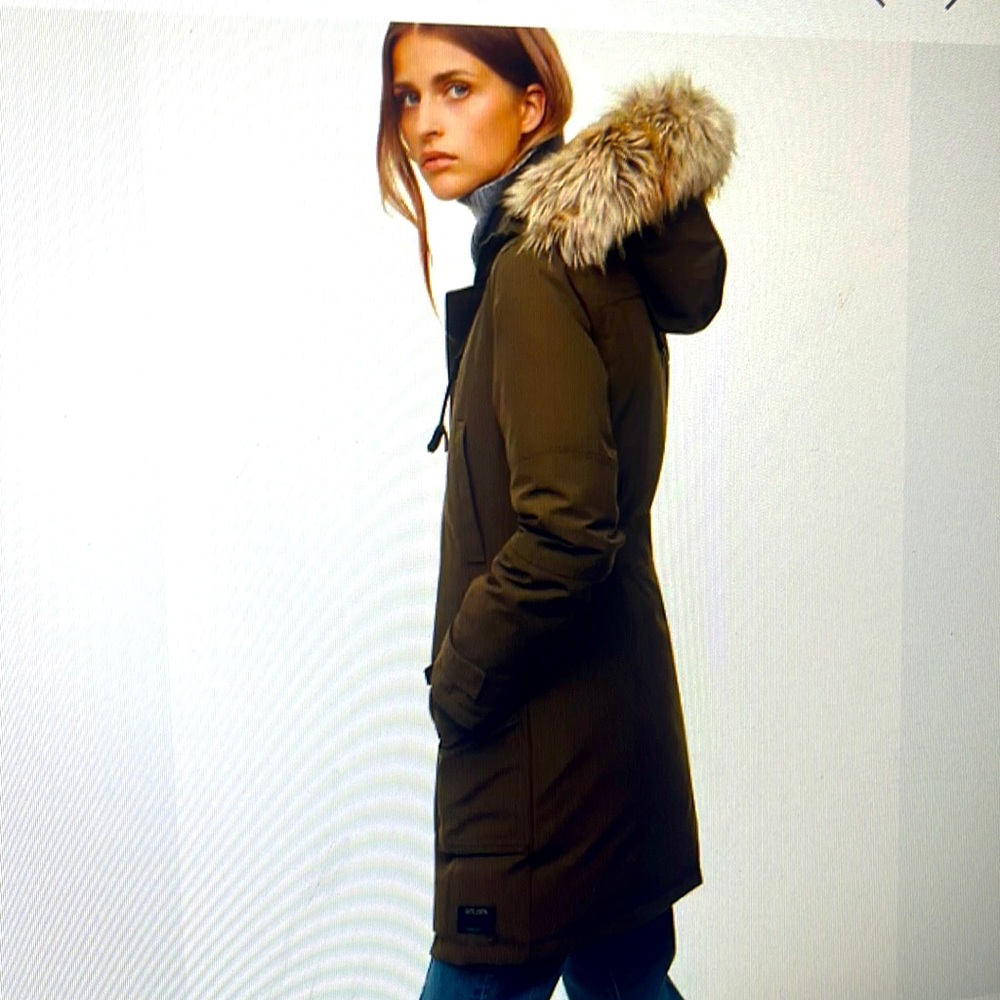 Aritzia/tan Bancroft parka medium olive green